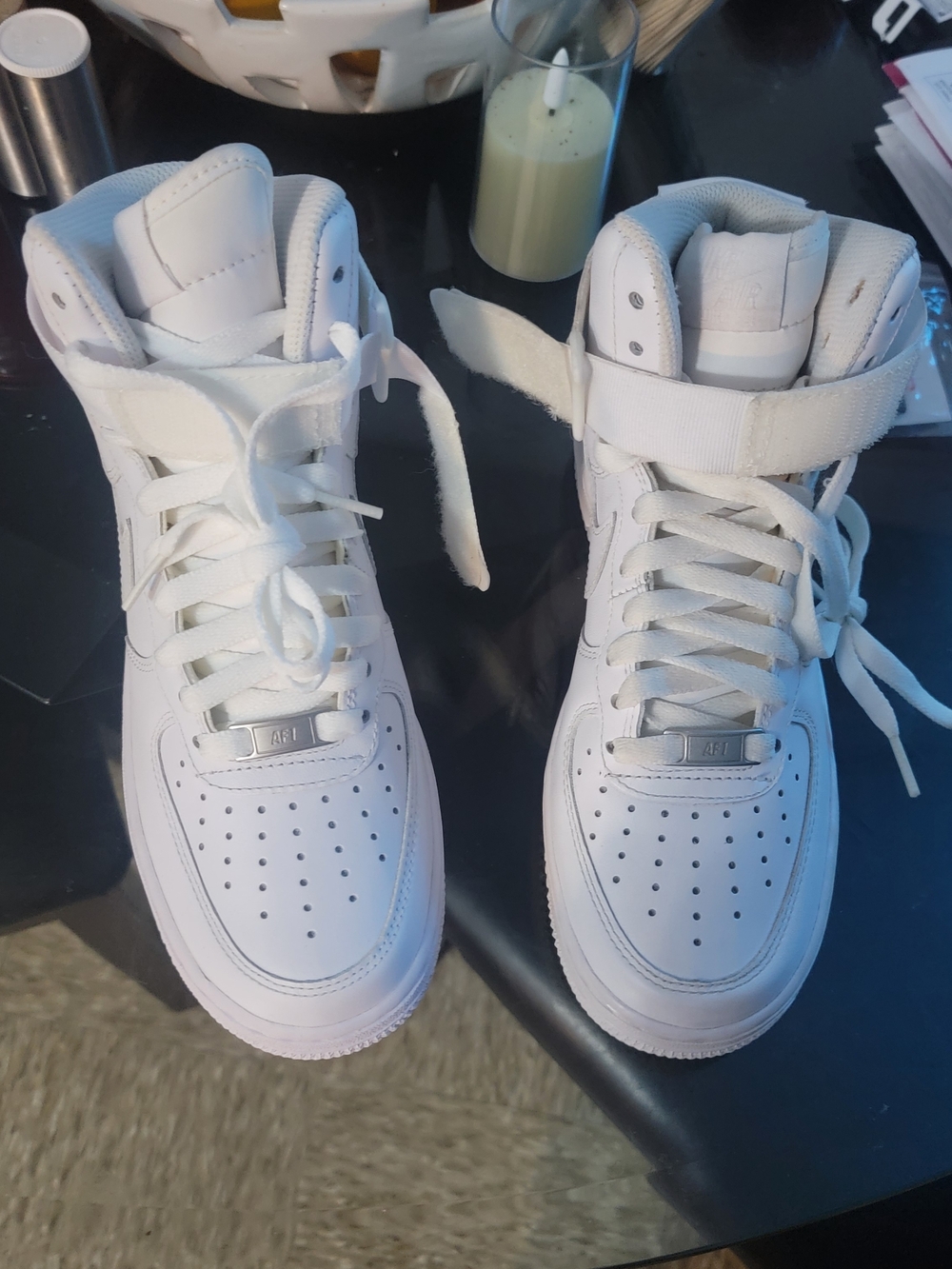 Airforce1 Mens Hi-top White Basket Ball Shoe.